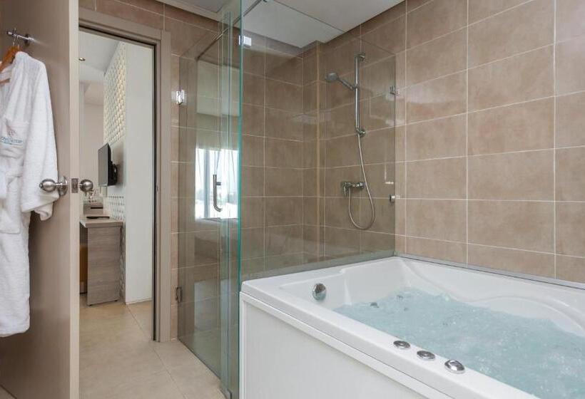 带海景的复工套房, Nour Congress & Resort