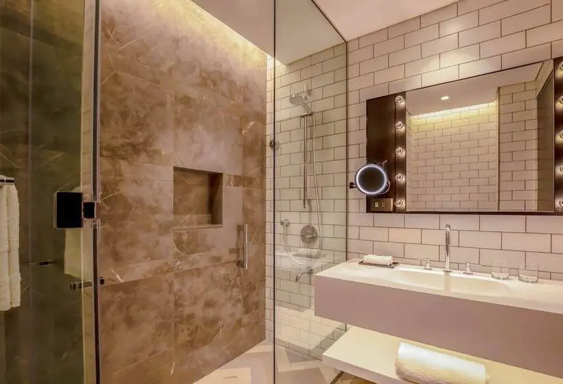Standard-huone Parivuode, The Wb Abu Dhabi, Curio Collection By Hilton