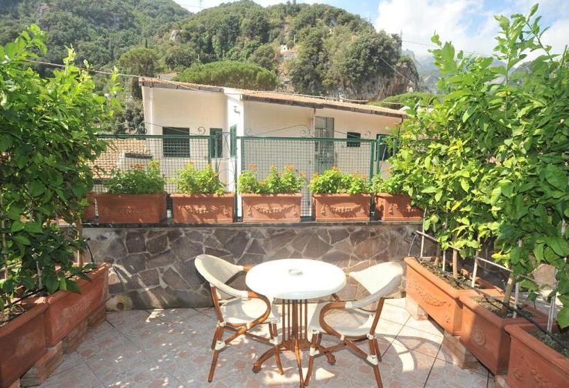 Номер Стандарт с Террасой, Villa Adriana Amalfi