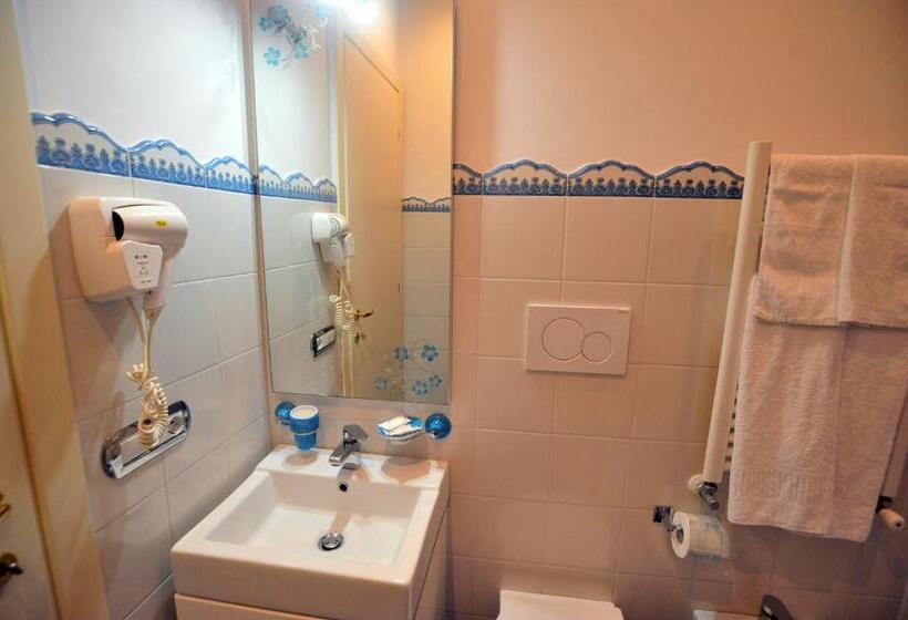 Четырехместный Номер Стандарт, Villa Adriana Amalfi