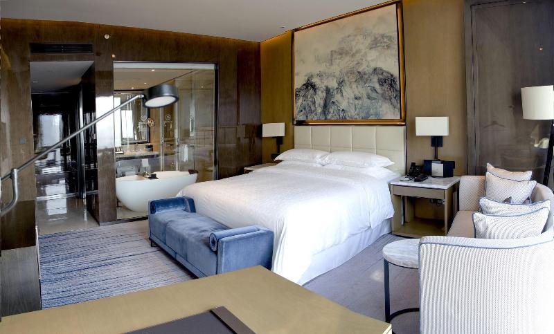 身障者適用キングサイズベッドルーム, Hampton Inn & Suites Grand Forks