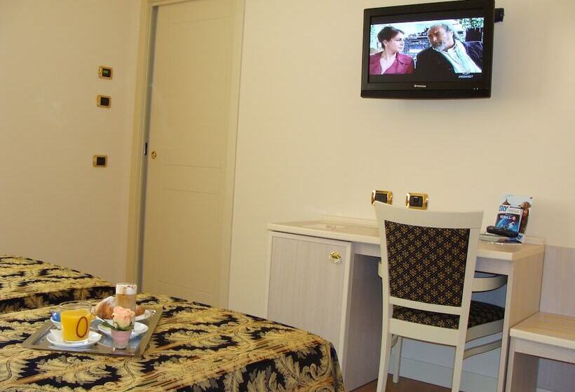 חדר סטנדרט לשלושה, Belforte