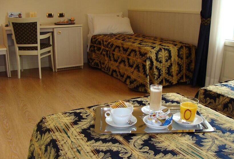 חדר סטנדרט לשלושה, Belforte