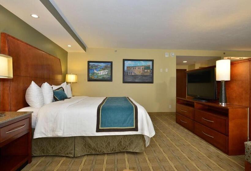 이그제큐티브 스위트 킹침대, Oshkosh Marriott Waterfront Hotel & Convention Center
