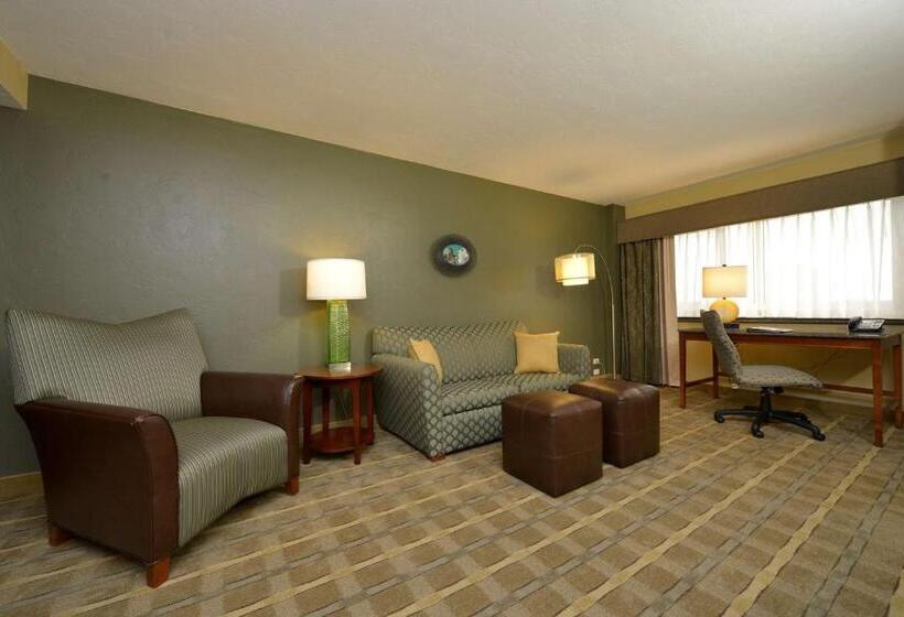 Люкс Кровать Кинг, Oshkosh Marriott Waterfront Hotel & Convention Center