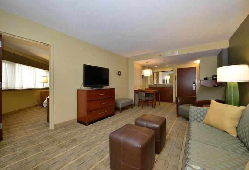 جناح لذوى الاحتياجات الخاصة, Oshkosh Marriott Waterfront Hotel & Convention Center