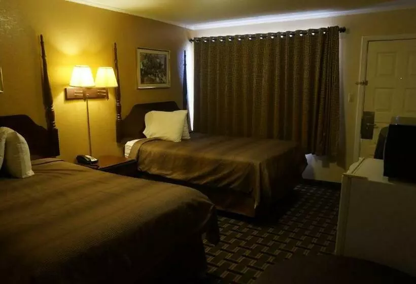 ２ダブルベッドのスタンダードルーム, Budget Inn Malvern