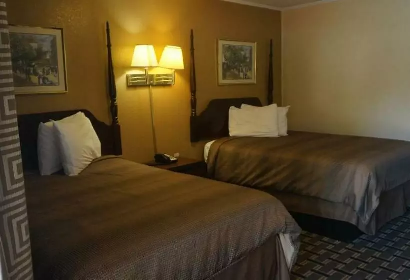 ２ダブルベッドのスタンダードルーム, Budget Inn Malvern