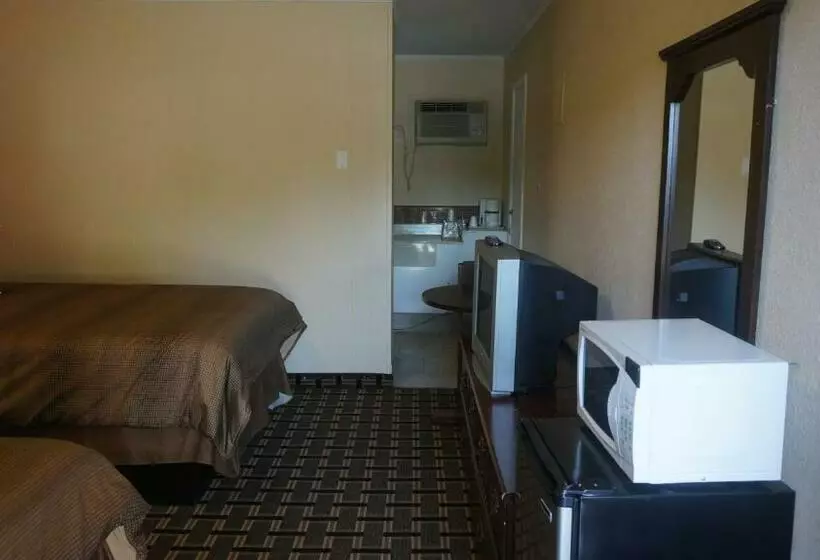 ２ダブルベッドのスタンダードルーム, Budget Inn Malvern