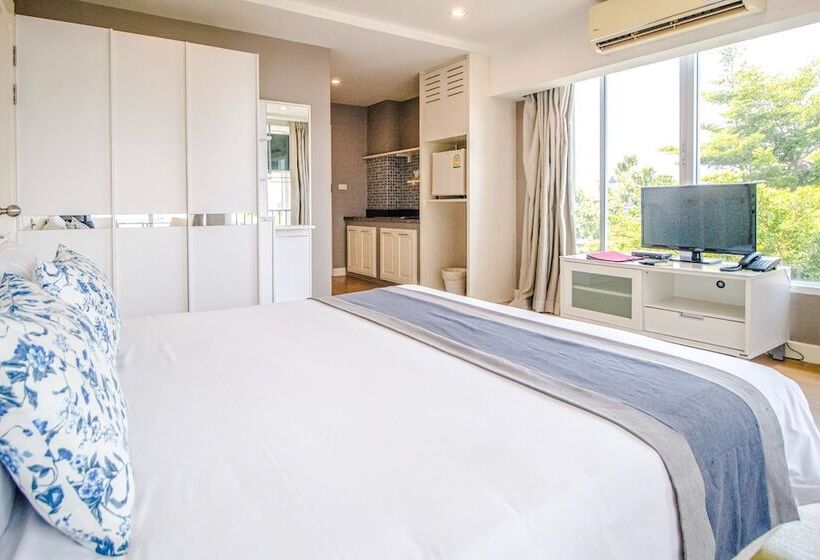 Quarto Deluxe, Cinnamon Hotel Bangkok