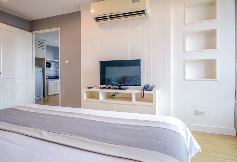 Quarto Deluxe, Cinnamon Hotel Bangkok