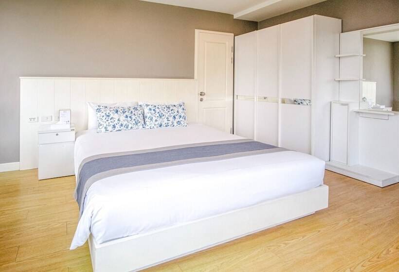 Quarto Deluxe, Cinnamon Hotel Bangkok