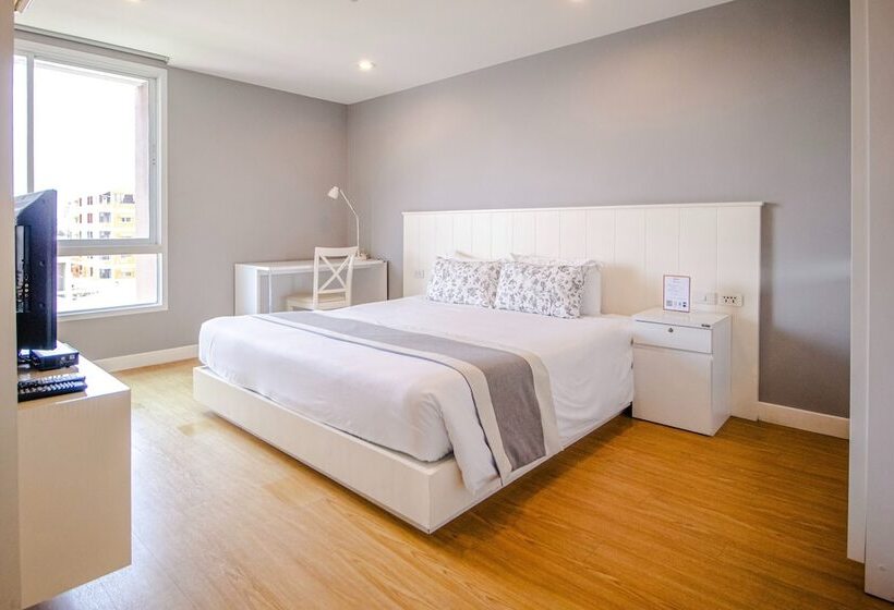 Quarto Deluxe, Cinnamon Hotel Bangkok