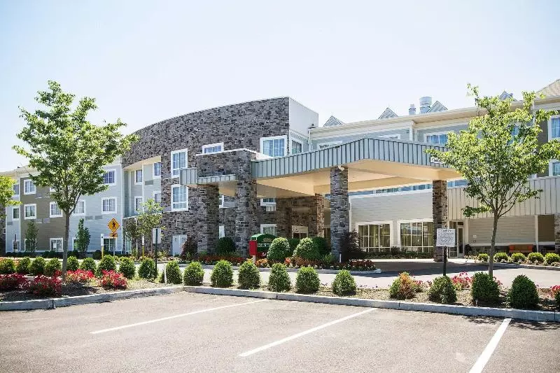キングサイズベッドのスタンダードルーム, Courtyard By Marriott Philadelphia Springfield