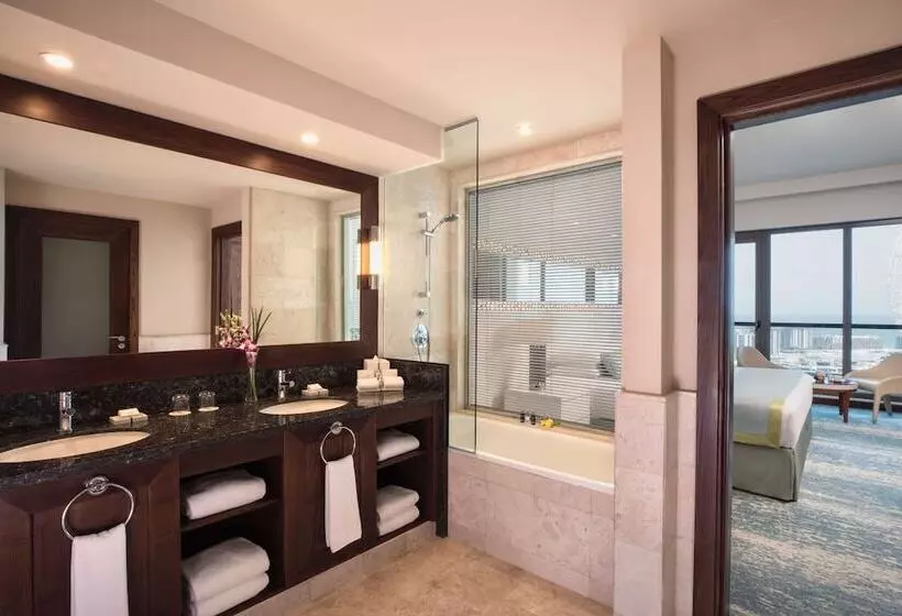 コネクティングルーム（家族用）。, Ja Ocean View Hotel, Jumeirah Beach Dubai