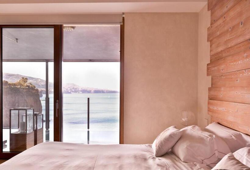 Номер Стандарт Вид на Море, Laqua By The Sea