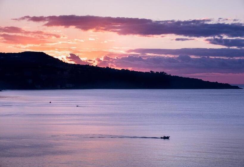 Номер Стандарт Вид на Море, Laqua By The Sea