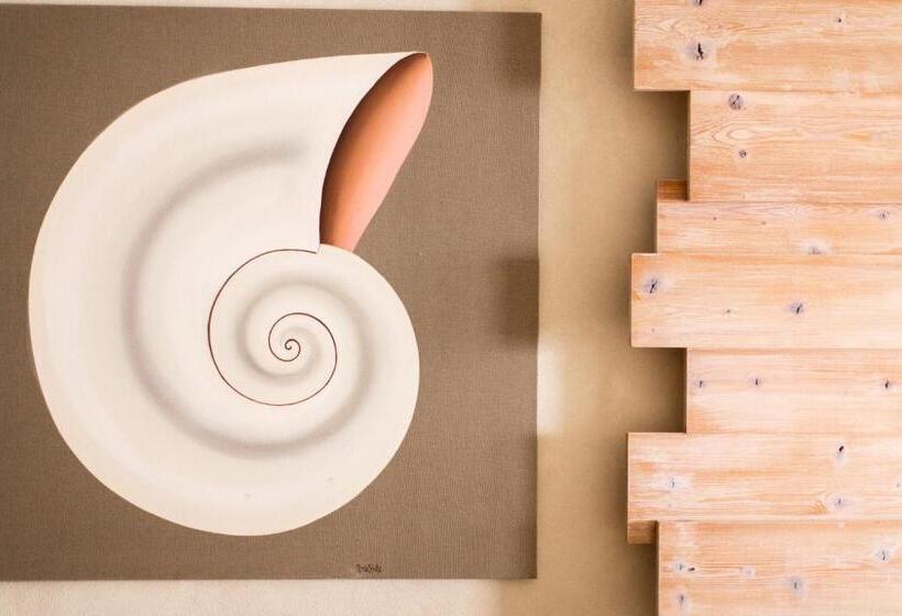 Классический Номер, Laqua By The Sea