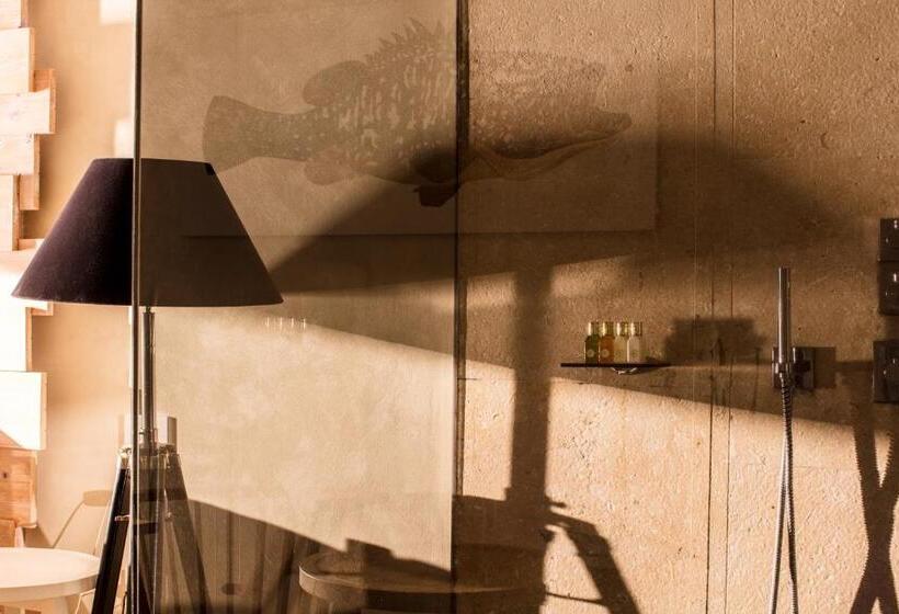 Классический Номер, Laqua By The Sea