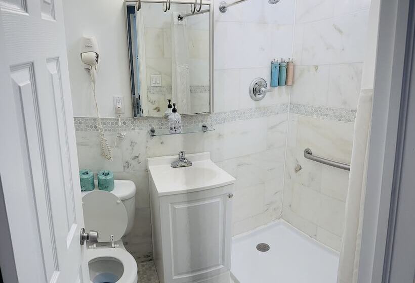 Junior Suite, Long Beach