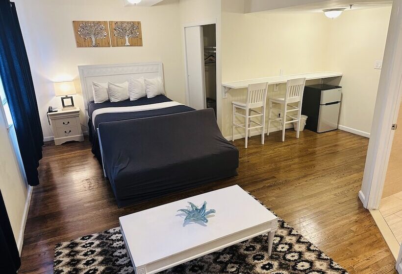 Junior Suite, Long Beach