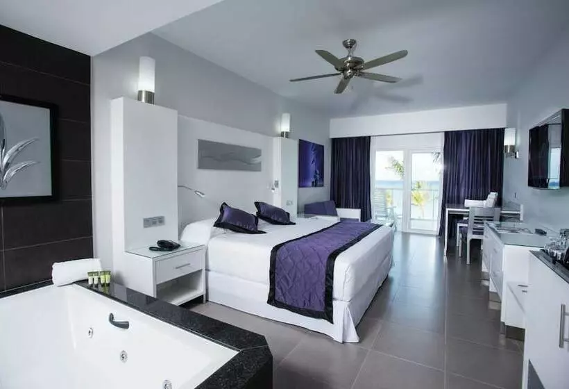 سوییت جونیور با چشم‌انداز دریا, Hotel Riu Palace Jamaica - Adults Only - All Inclusive