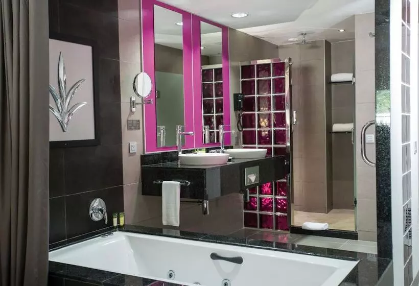 سوئیت پریمیوم با چشم‌انداز دریا, Hotel Riu Palace Jamaica - Adults Only - All Inclusive