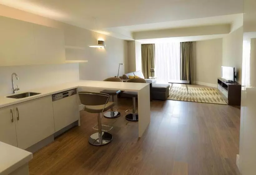 応接間付きスタンダードルーム, Wyndham Grand Istanbul Europe