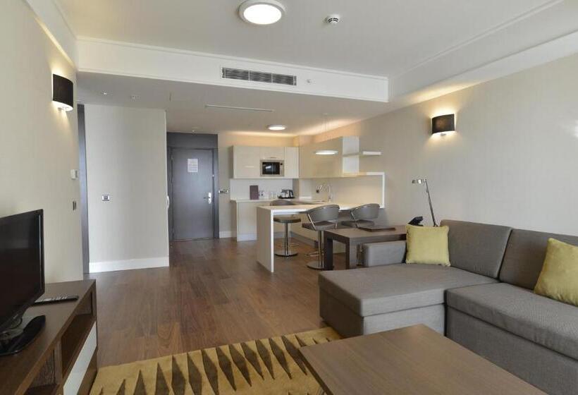 스탠다드 룸 주방구비, Wyndham Grand Istanbul Europe