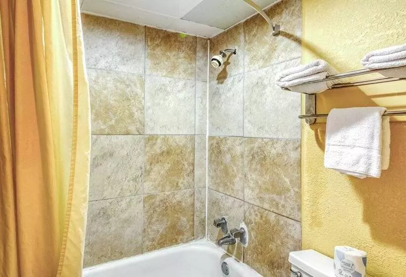 ２ダブルベッドのスタンダードルーム, Budget Inn And Suites
