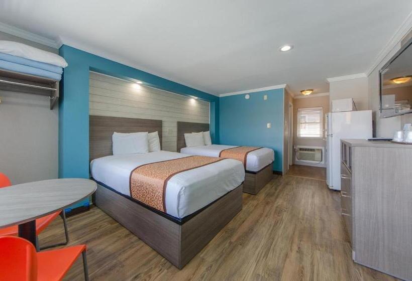 스탠다드 룸 더블 침대 2개, Dolphin Inn