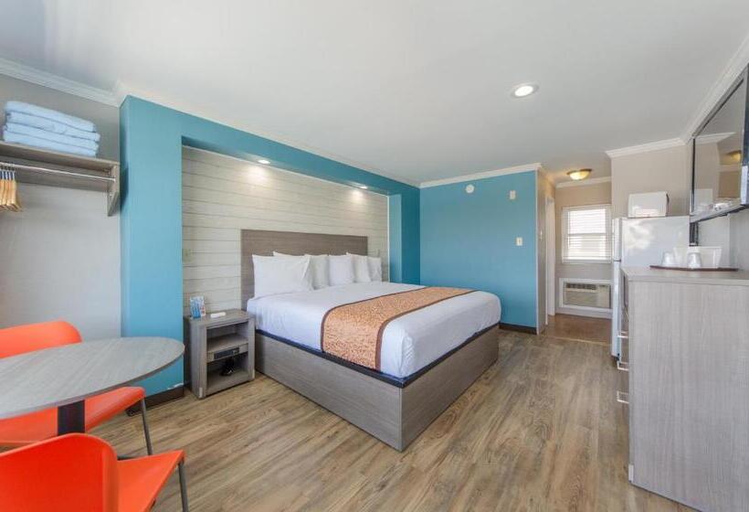 스탠다드 룸 킹사이즈 침대, Dolphin Inn