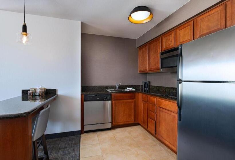 스탠다드 스튜디오 킹침대, Residence Inn Beaumont