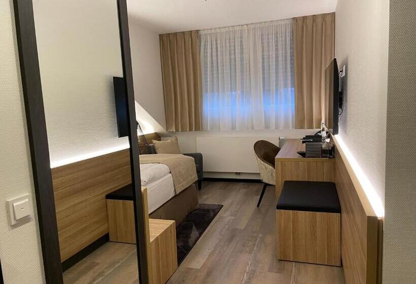 اتاق استاندارد یک نفره, Landhaus Bruckmann