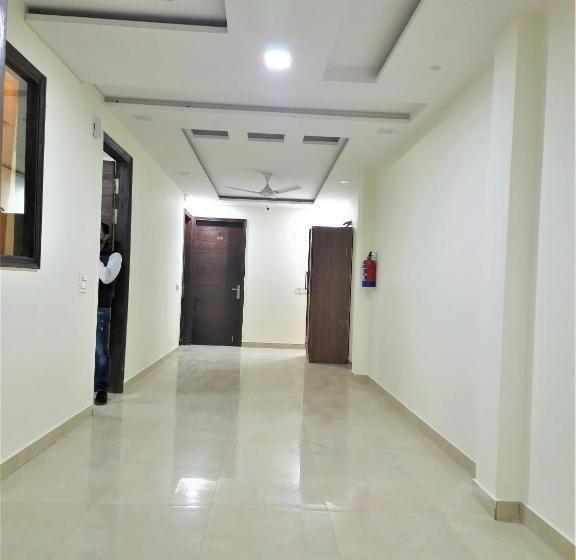 Номер Deluxe, Le Heritage , Nizamudin Railway Station