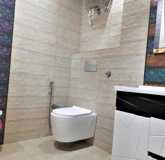 Номер Deluxe, Le Heritage , Nizamudin Railway Station