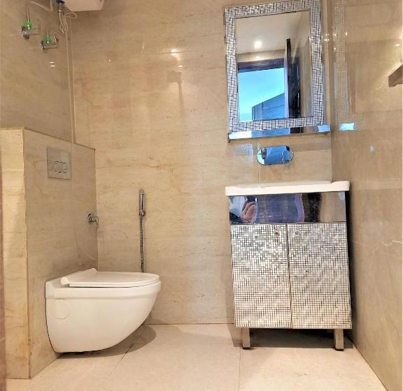 Номер Deluxe, Le Heritage , Nizamudin Railway Station