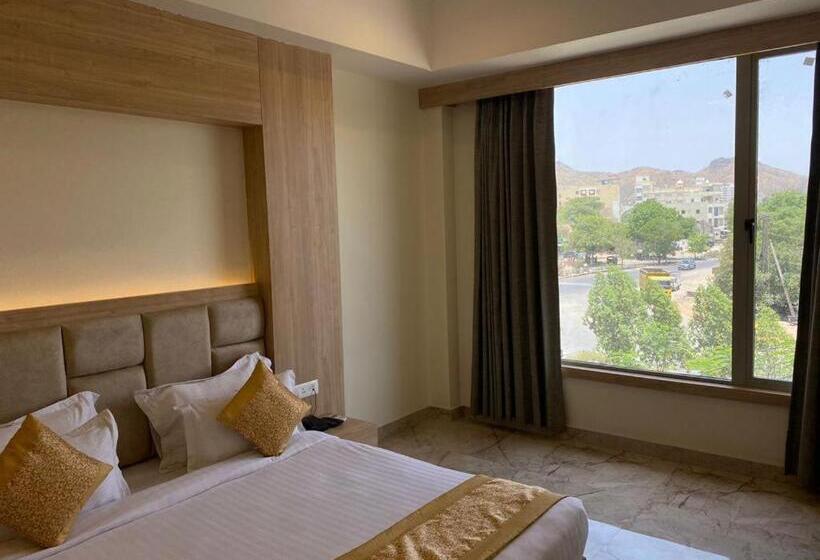 اتاق سوپریور, Lilichham