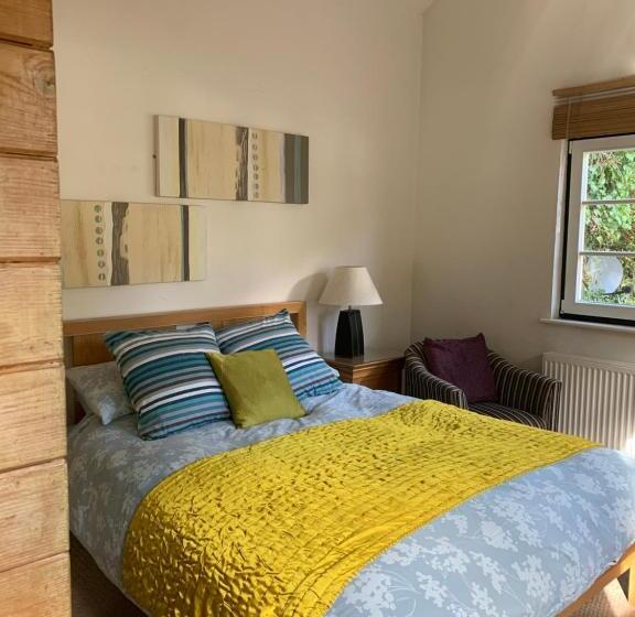 Номер Deluxe, The Cottage Bed & Breakfast