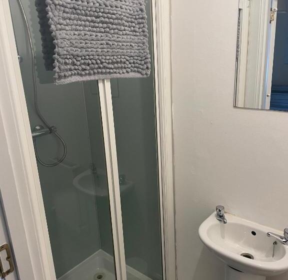 이코노미 룸, Winmar