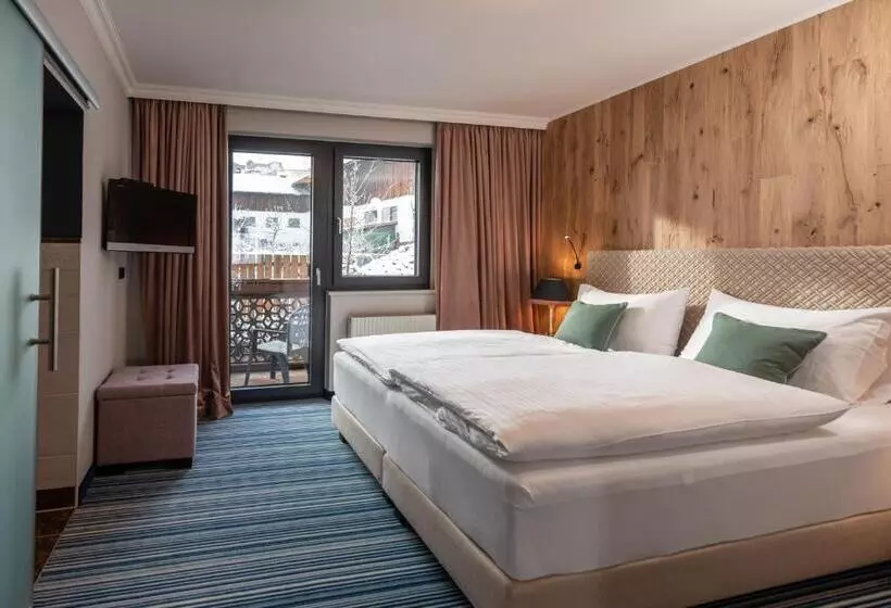 Sviitti Parveke, Erzherzog Johann Alpin Style Hotel   Adults Only