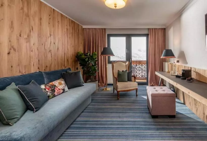 Sviitti Parveke, Erzherzog Johann Alpin Style Hotel   Adults Only