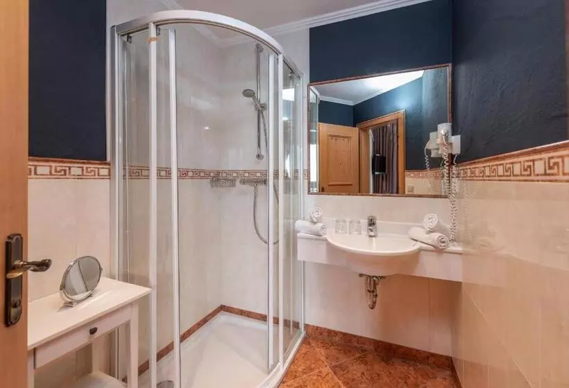 Sviitti Parveke, Erzherzog Johann Alpin Style Hotel   Adults Only
