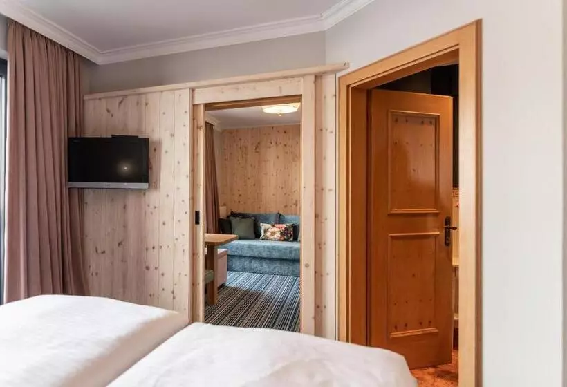 Sviitti Parveke, Erzherzog Johann Alpin Style Hotel   Adults Only