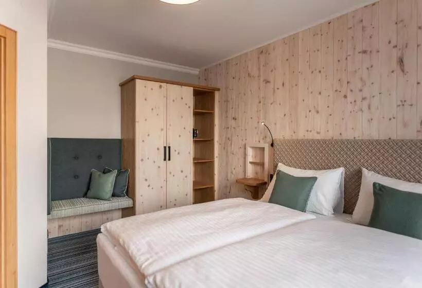 Sviitti Parveke, Erzherzog Johann Alpin Style Hotel   Adults Only