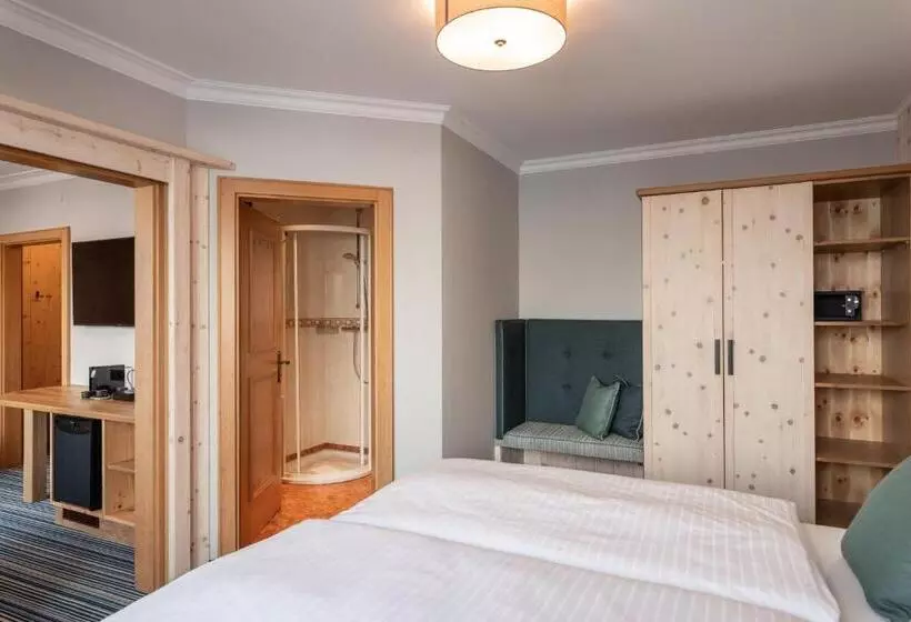 Sviitti Parveke, Erzherzog Johann Alpin Style Hotel   Adults Only