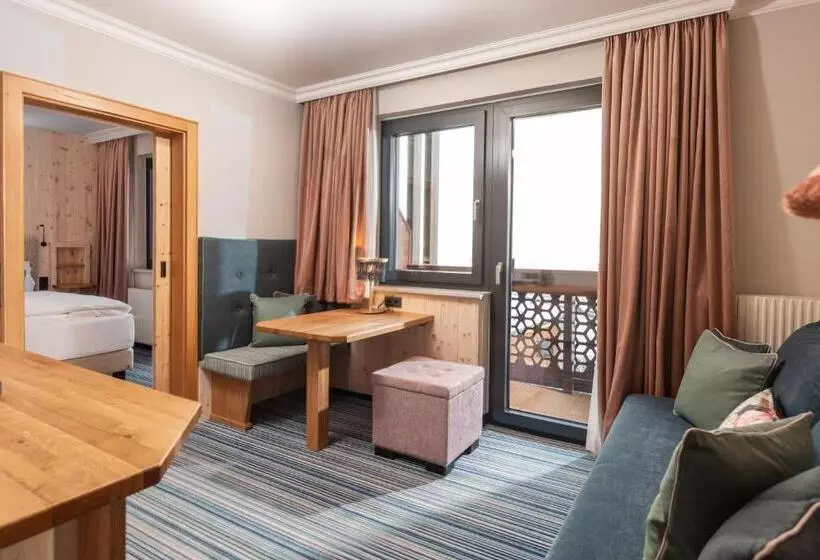 Sviitti Parveke, Erzherzog Johann Alpin Style Hotel   Adults Only