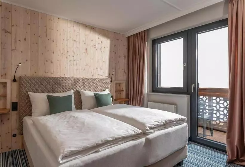 Sviitti Parveke, Erzherzog Johann Alpin Style Hotel   Adults Only