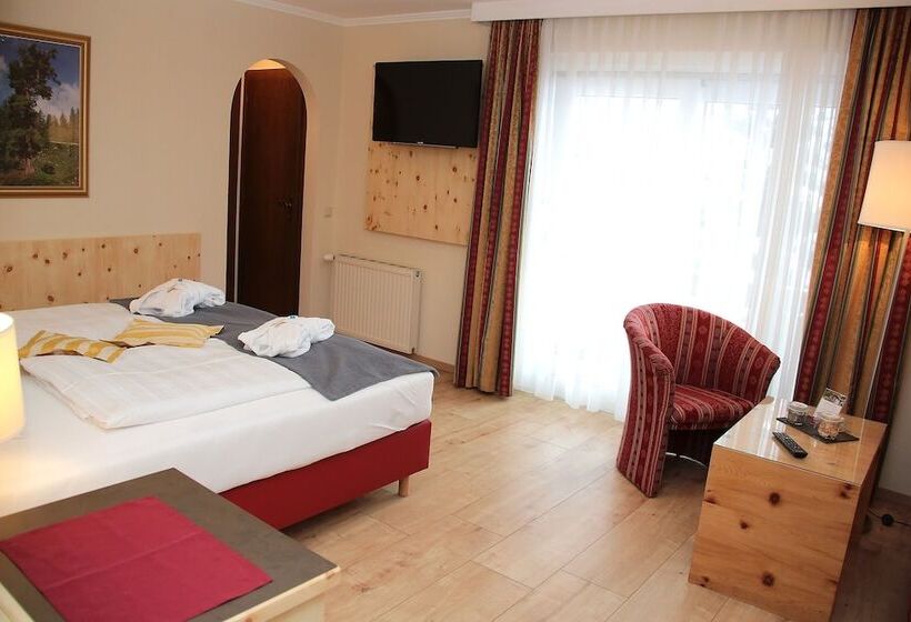패밀리 룸 산 전망, Genusshotel Almrausch