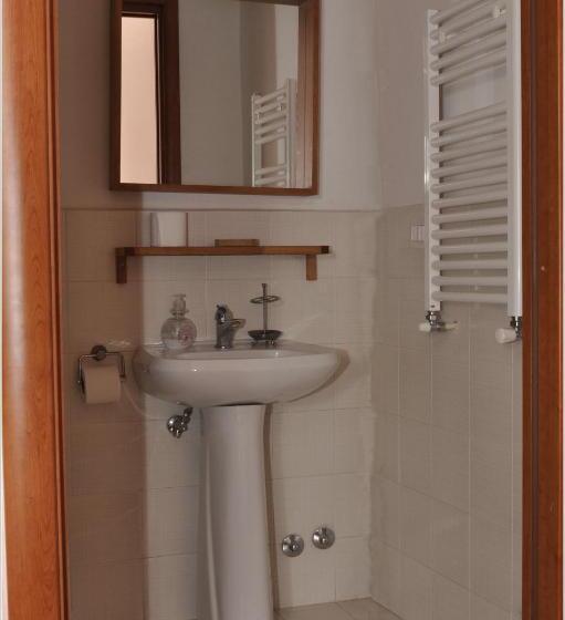 اتاق استاندارد اینتریور, Gialel B&b